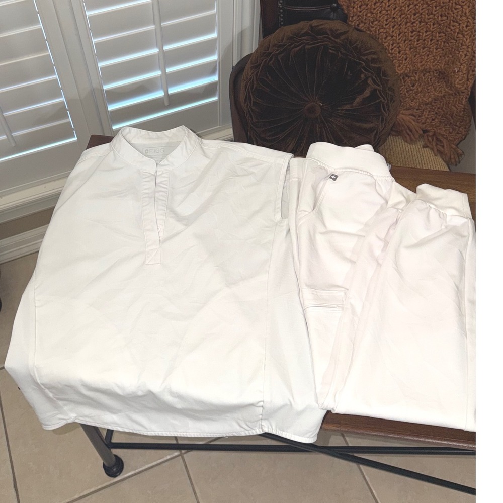 FIGS White Scrub Set Sleeveless Mandarin Collar Top and Jogger Pants XXSmall